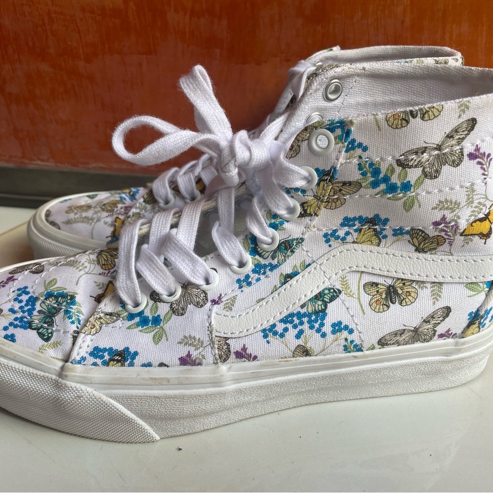 Women’s Vans 7 Floral High-Top Sneakers